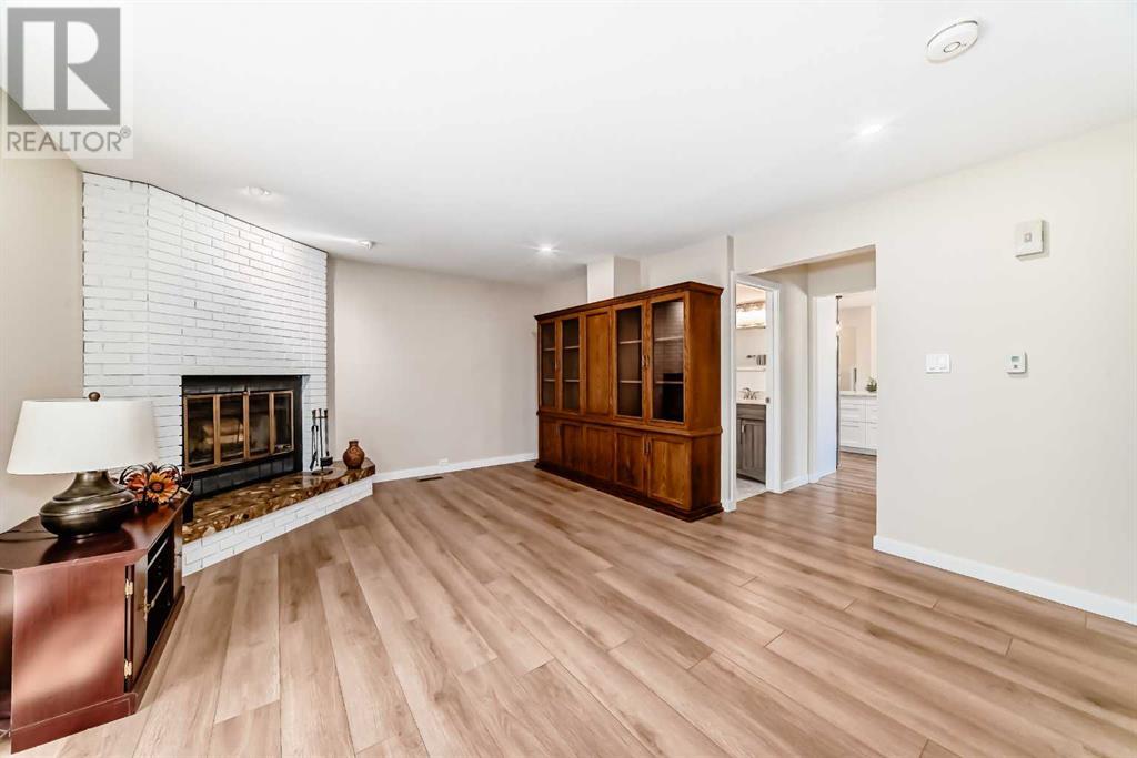 Single Family House for Sale in  Southdale Road SW Southwood Calgary 