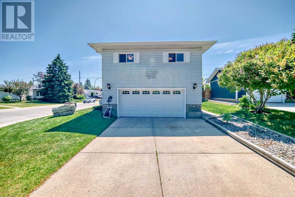 Single Family House for Sale in  Southdale Road SW Southwood Calgary 