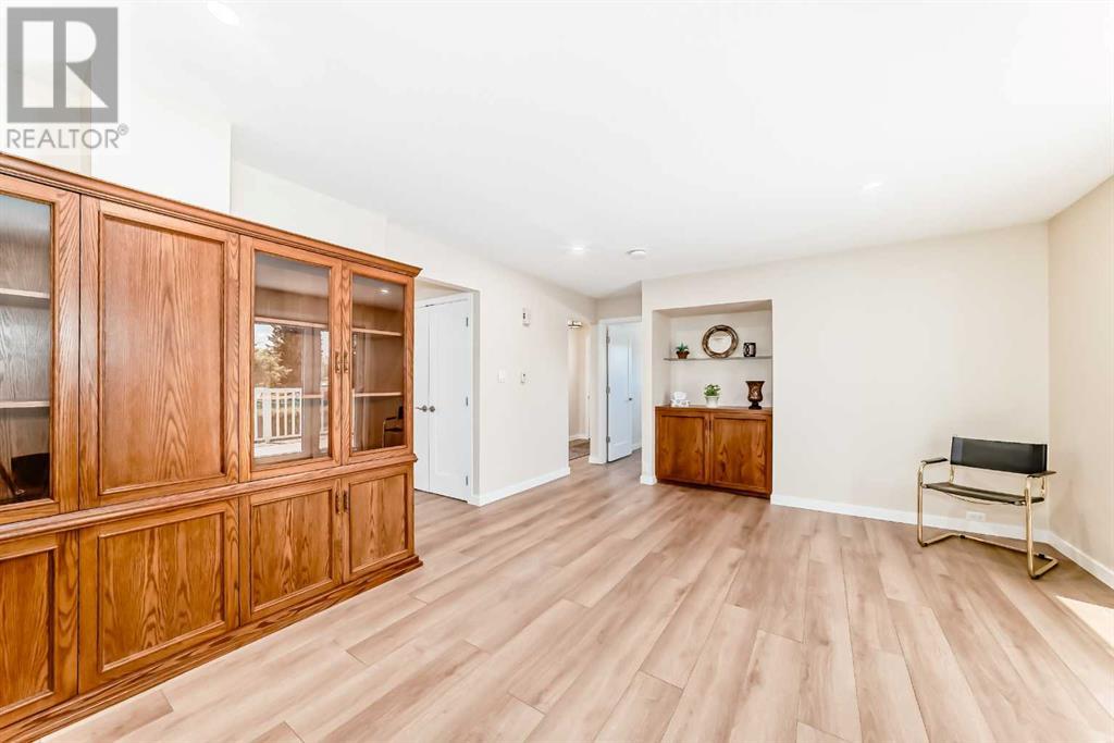 Single Family House for Sale in  Southdale Road SW Southwood Calgary 