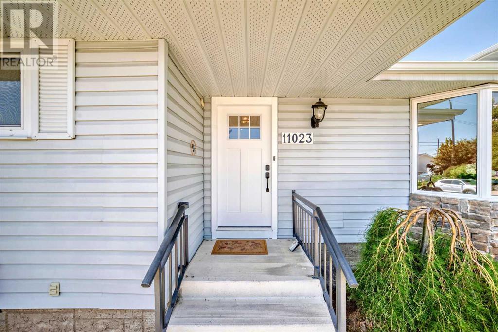 Single Family House for Sale in  Southdale Road SW Southwood Calgary 