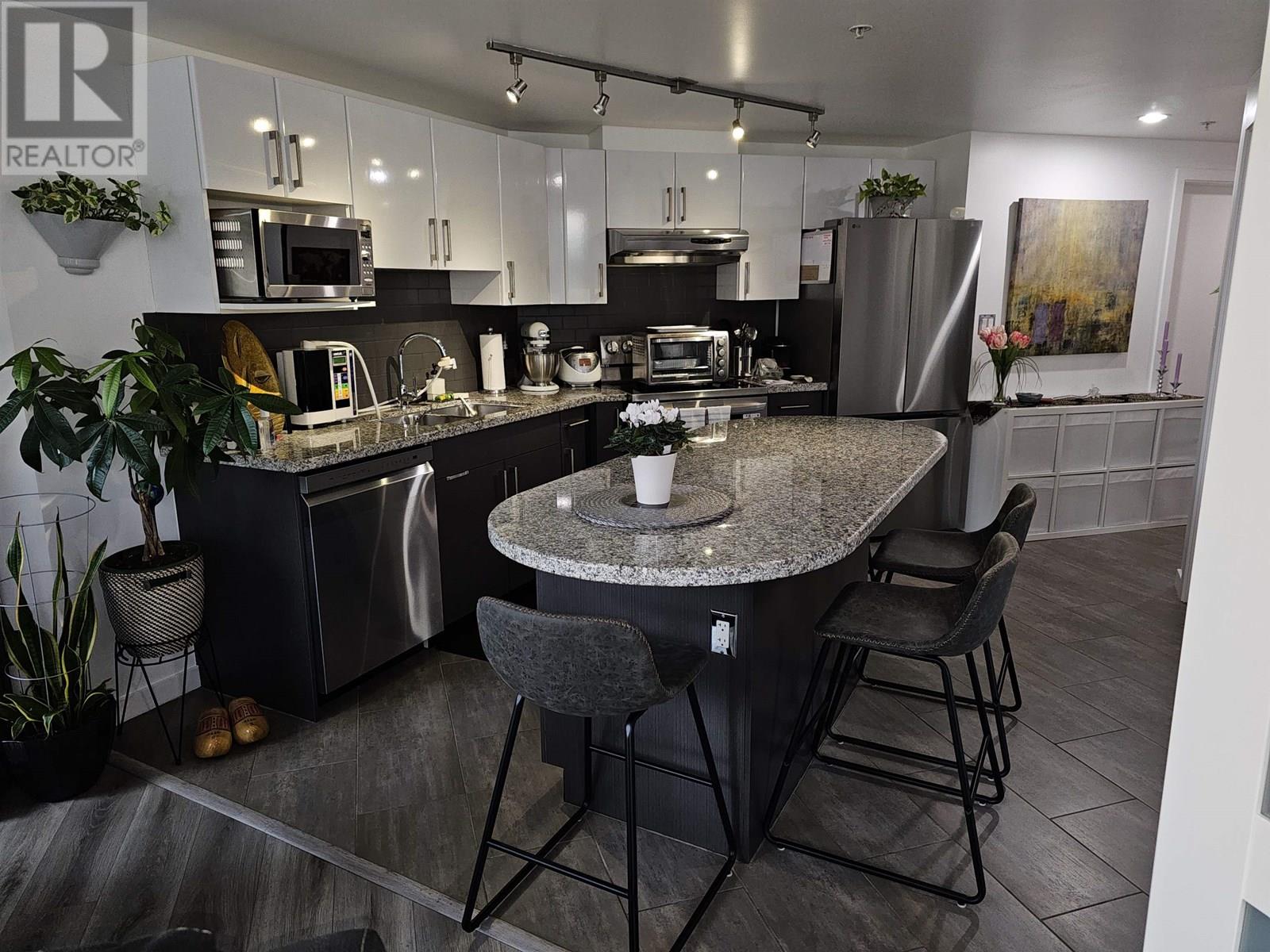 Photo 17 of 404 14 Begbie Street, New Westminster BC