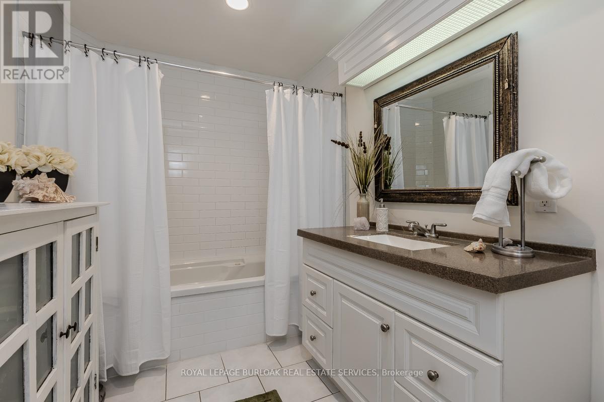 Photo 32 of 5253 Bromley Road, Burlington ON