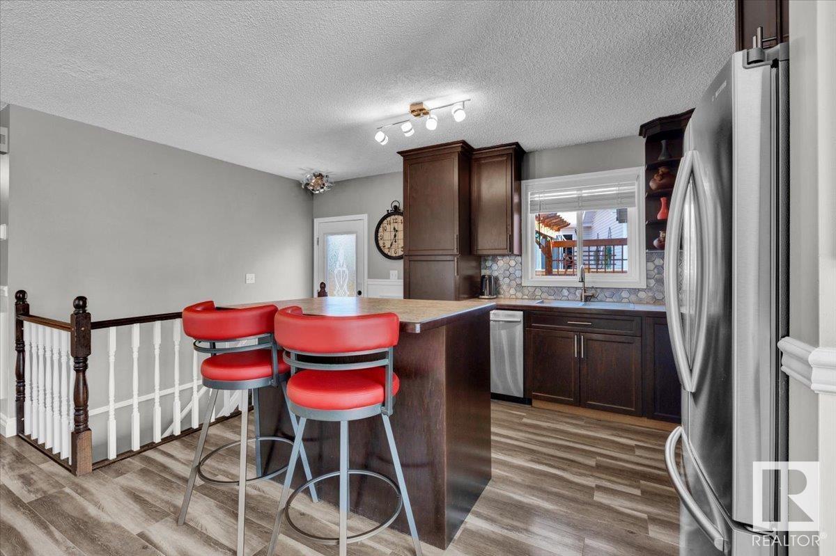 Photo 15 of 56 Lunnon Dr, Gibbons AB