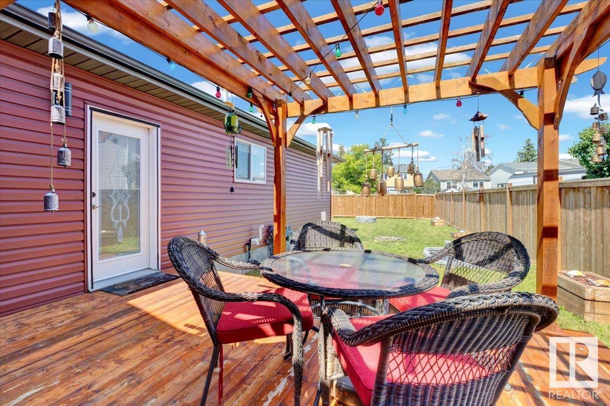 Photo 45 of 56 Lunnon Dr, Gibbons AB