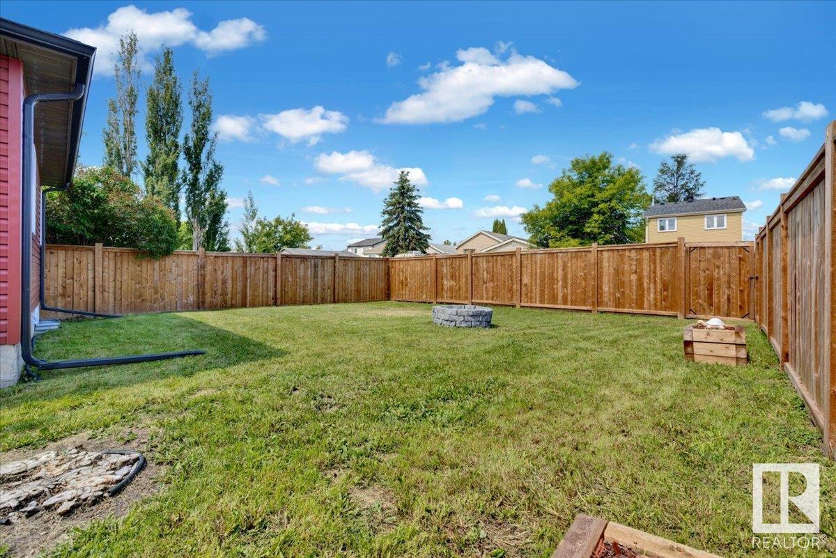 Photo 17 of 56 Lunnon Dr, Gibbons AB