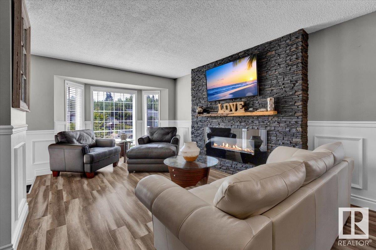Photo 16 of 56 Lunnon Dr, Gibbons AB