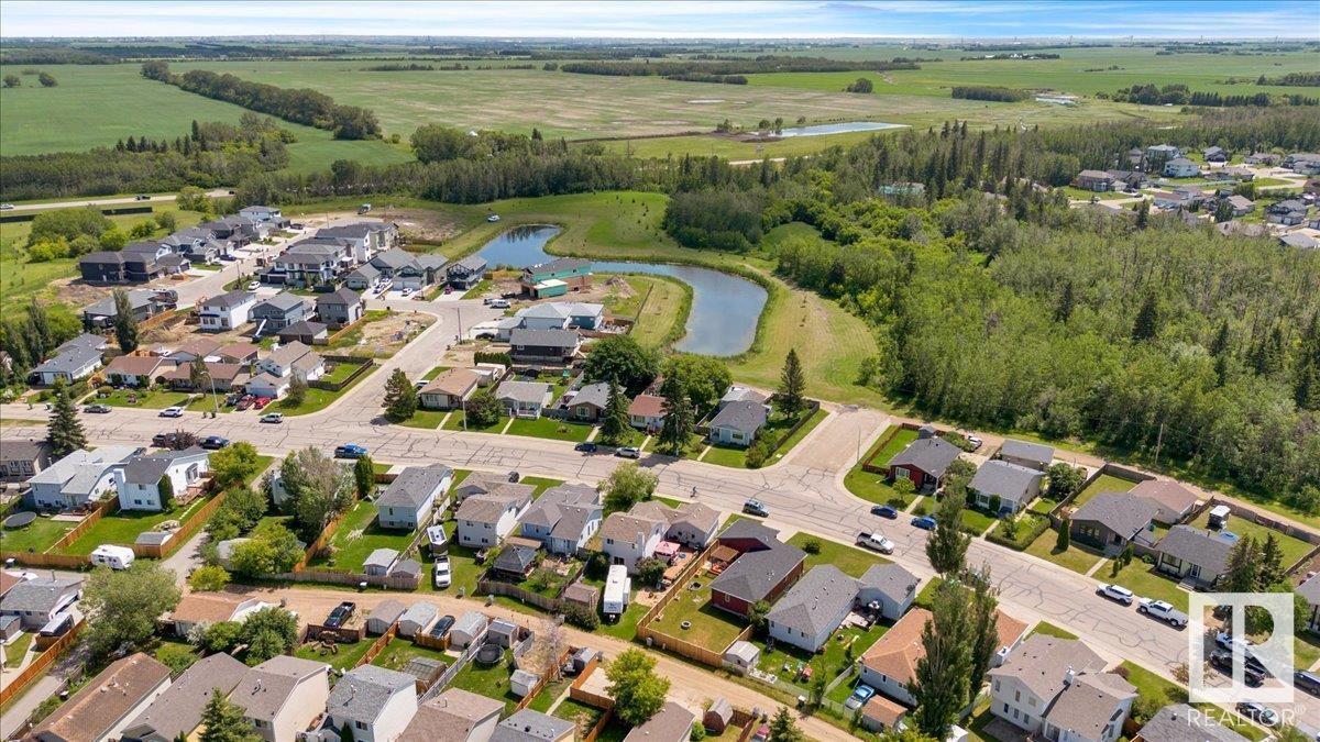 Photo 40 of 56 Lunnon Dr, Gibbons AB