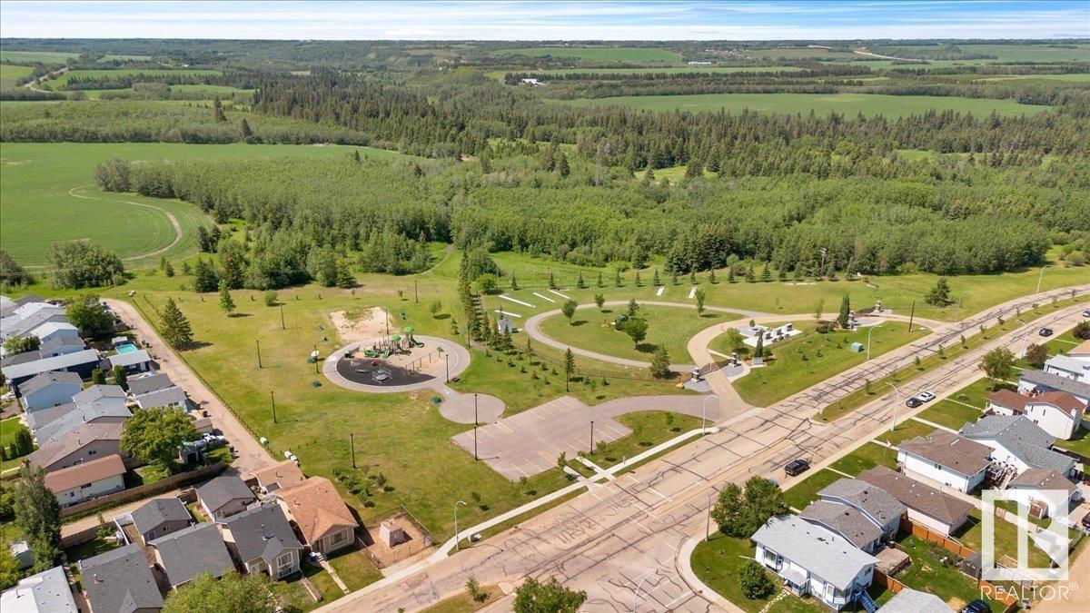 Photo 4 of 56 Lunnon Dr, Gibbons AB
