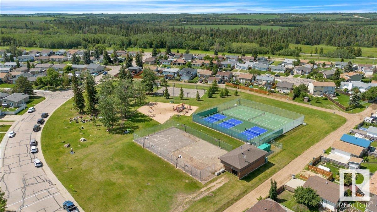 Photo 31 of 56 Lunnon Dr, Gibbons AB