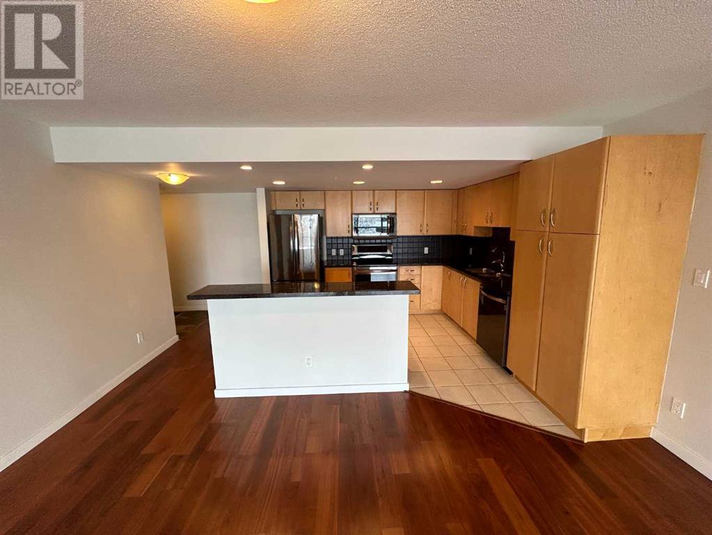 Single Family House for Sale in    Avenue SW Downtown West End Calgary 
