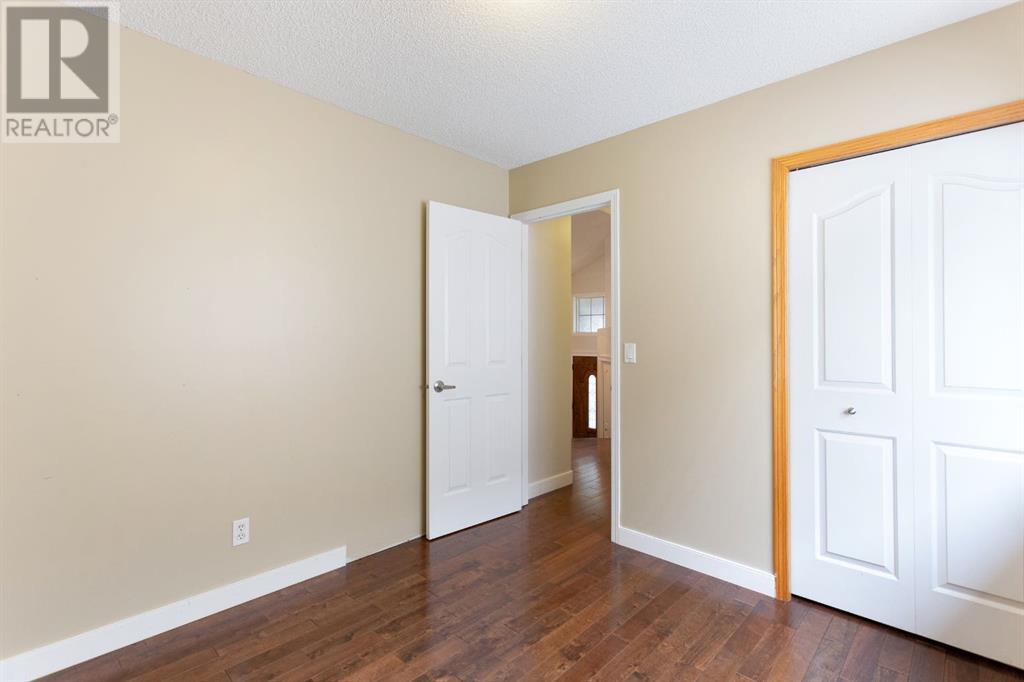 Single Family House Bi-level for Sale in  Hidden Ranch Road Hidden Valley Calgary 