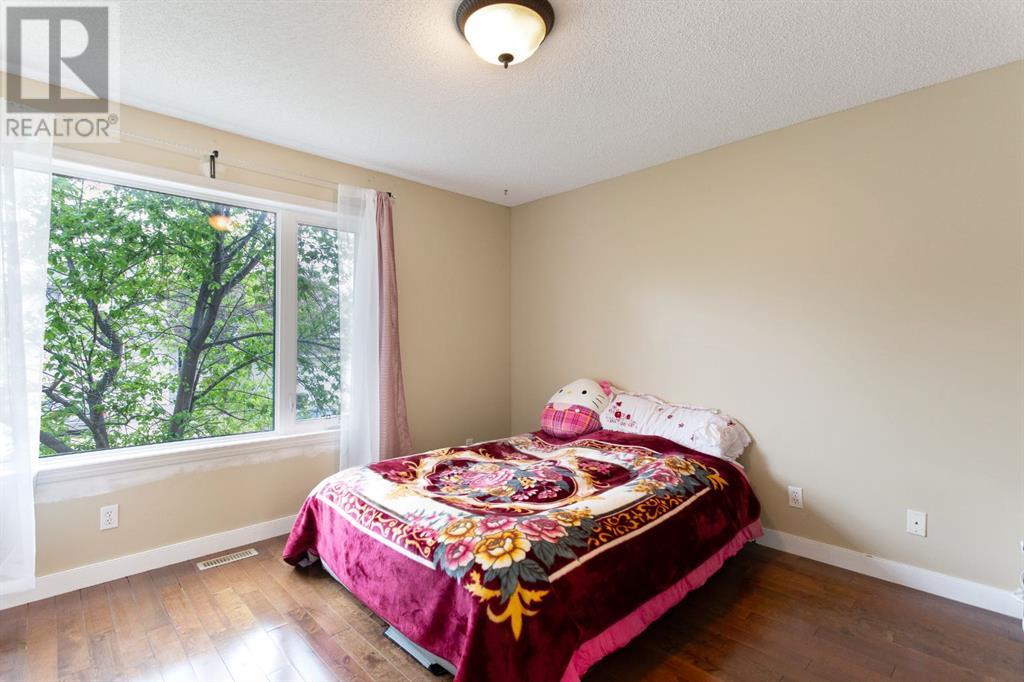 Single Family House Bi-level for Sale in  Hidden Ranch Road Hidden Valley Calgary 