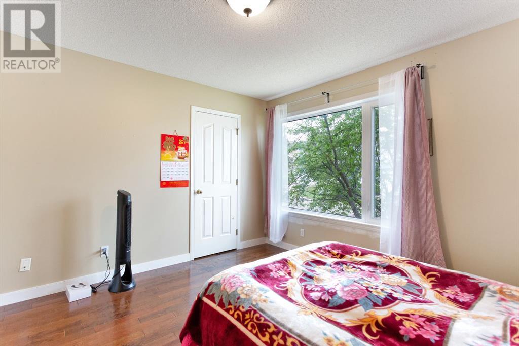 Single Family House Bi-level for Sale in  Hidden Ranch Road Hidden Valley Calgary 