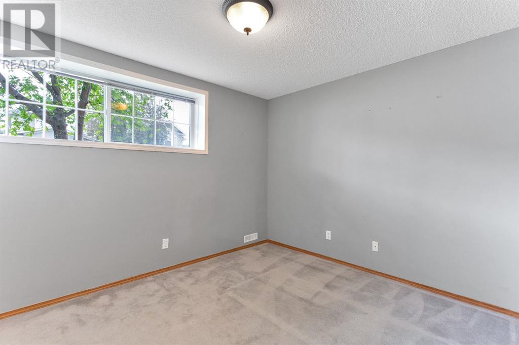 Single Family House Bi-level for Sale in  Hidden Ranch Road Hidden Valley Calgary 