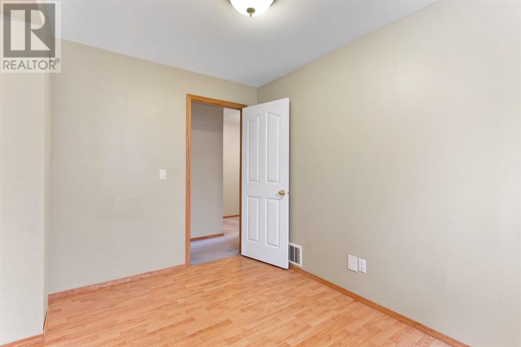 Single Family House Bi-level for Sale in  Hidden Ranch Road Hidden Valley Calgary 
