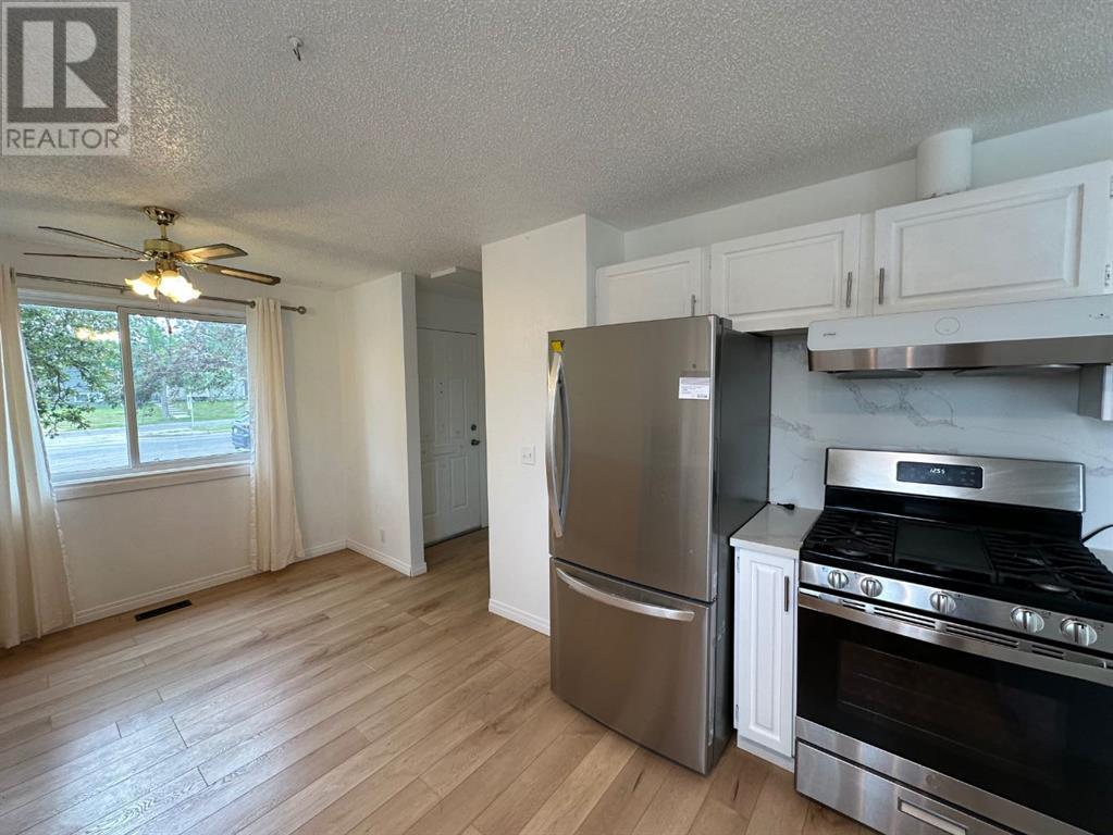 Single Family House Bungalow for Sale in  Macewan Drive NW MacEwan Glen Calgary 