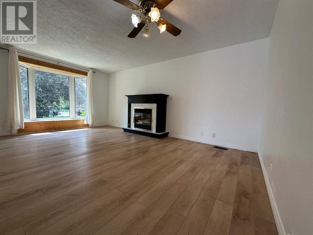 Single Family House Bungalow for Sale in  Macewan Drive NW MacEwan Glen Calgary 