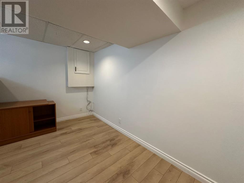 Single Family House Bungalow for Sale in  Macewan Drive NW MacEwan Glen Calgary 