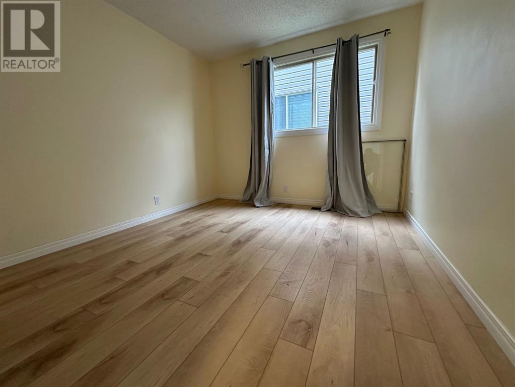 Single Family House Bungalow for Sale in  Macewan Drive NW MacEwan Glen Calgary 