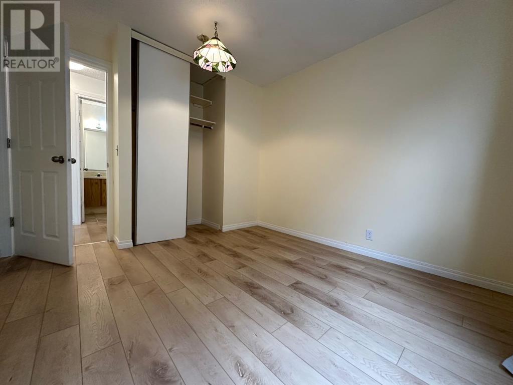 Single Family House Bungalow for Sale in  Macewan Drive NW MacEwan Glen Calgary 