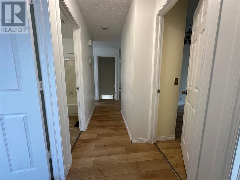 Single Family House Bungalow for Sale in  Macewan Drive NW MacEwan Glen Calgary 