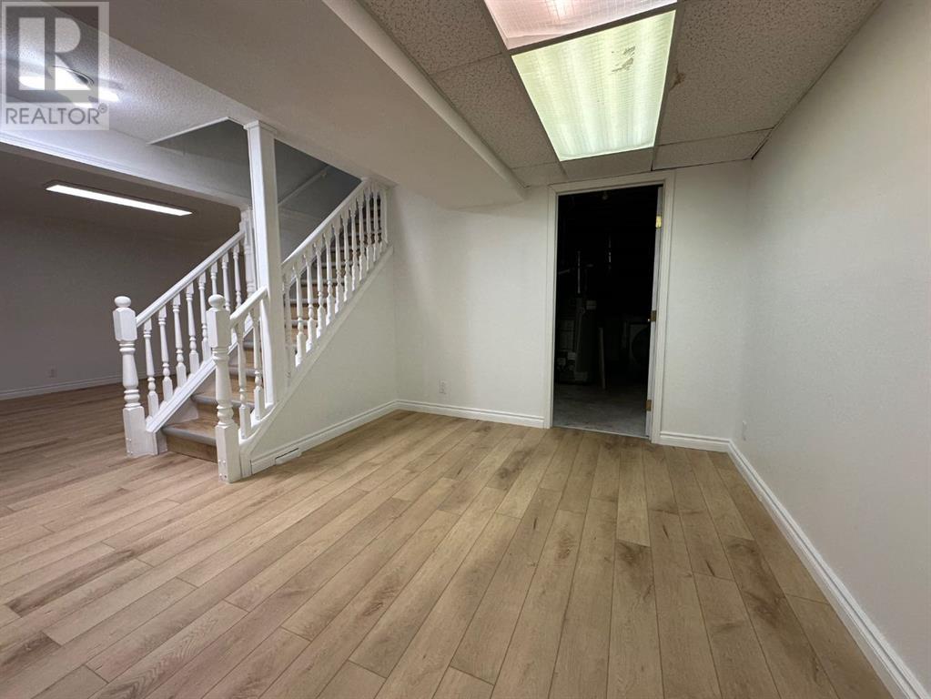 Single Family House Bungalow for Sale in  Macewan Drive NW MacEwan Glen Calgary 