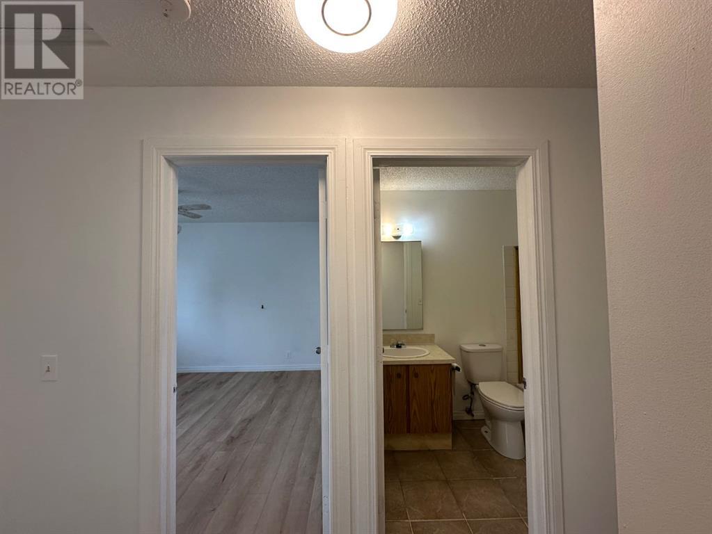 Single Family House Bungalow for Sale in  Macewan Drive NW MacEwan Glen Calgary 