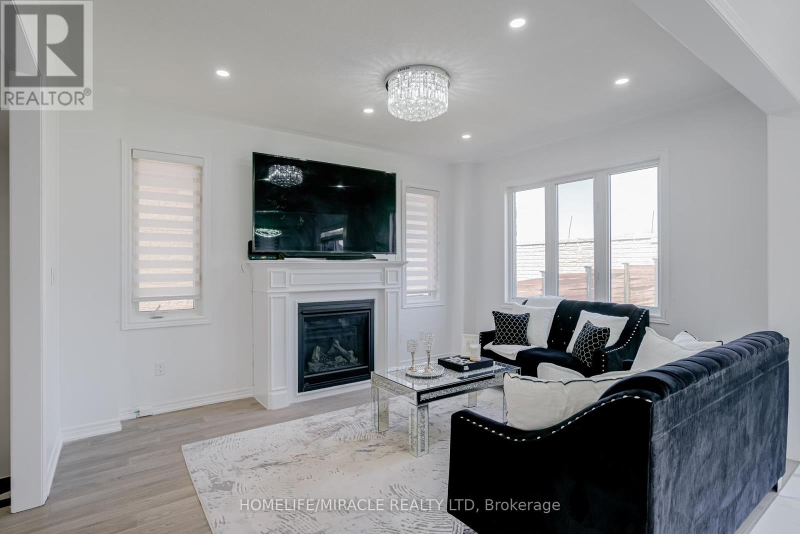 Photo 27 of 69 Sutcliffe Way, New Tecumseth ON