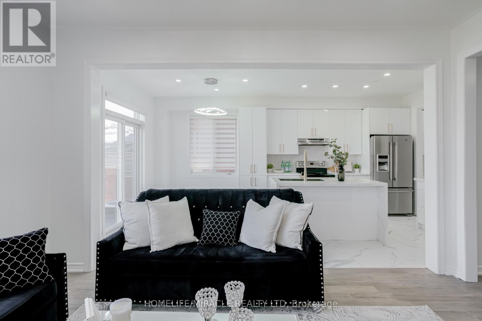 Photo 20 of 69 Sutcliffe Way, New Tecumseth ON