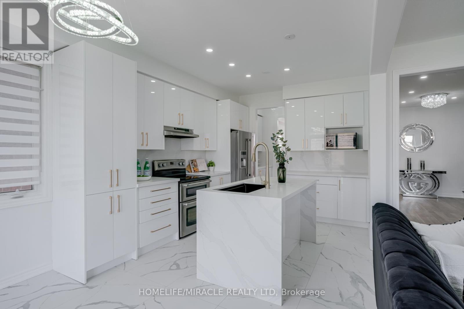 Photo 14 of 69 Sutcliffe Way, New Tecumseth ON