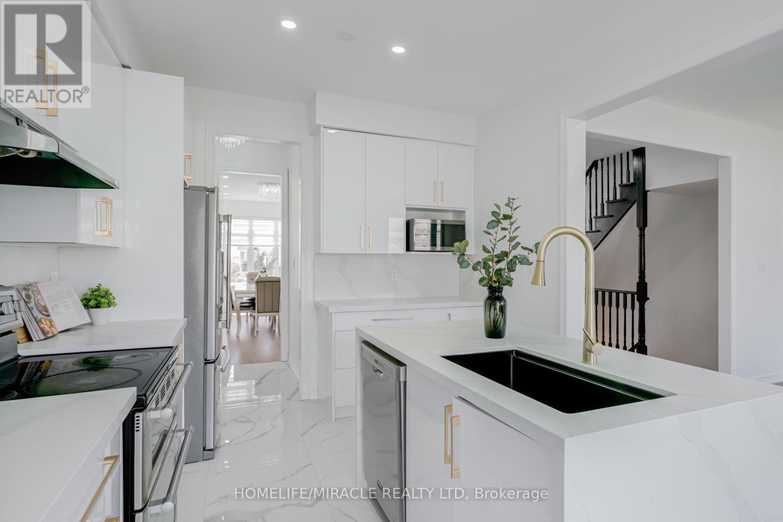 Photo 9 of 69 Sutcliffe Way, New Tecumseth ON