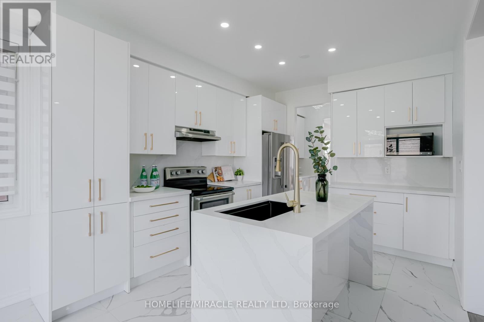 Photo 10 of 69 Sutcliffe Way, New Tecumseth ON