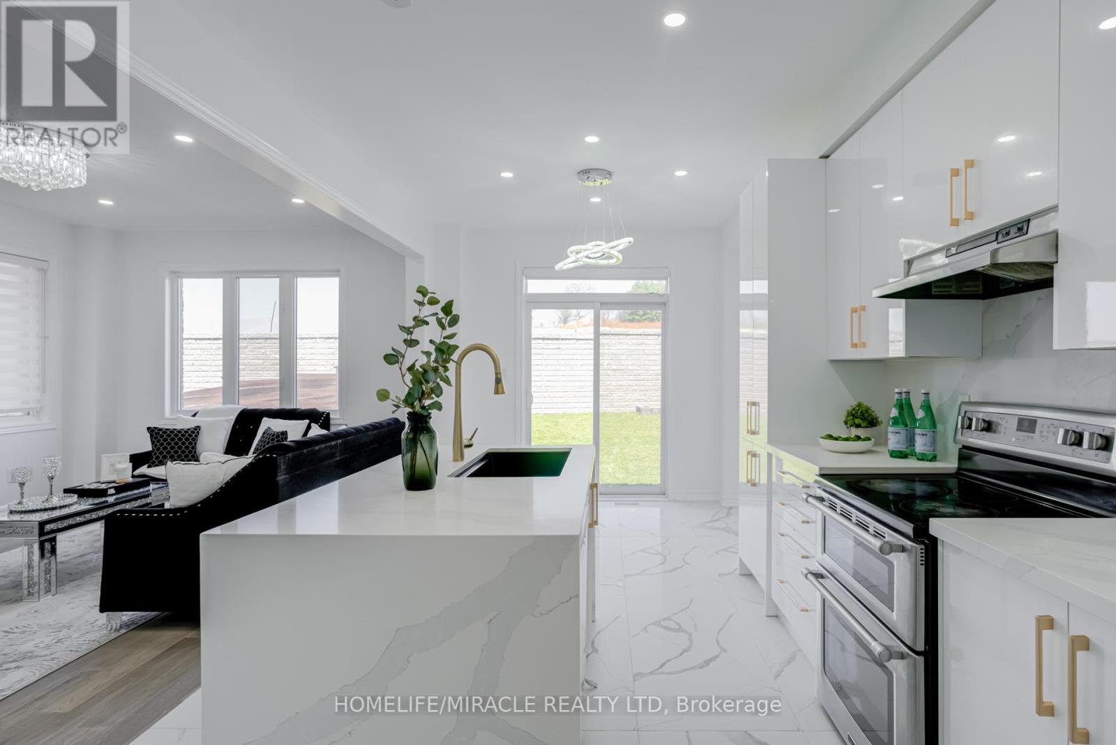 Photo 15 of 69 Sutcliffe Way, New Tecumseth ON