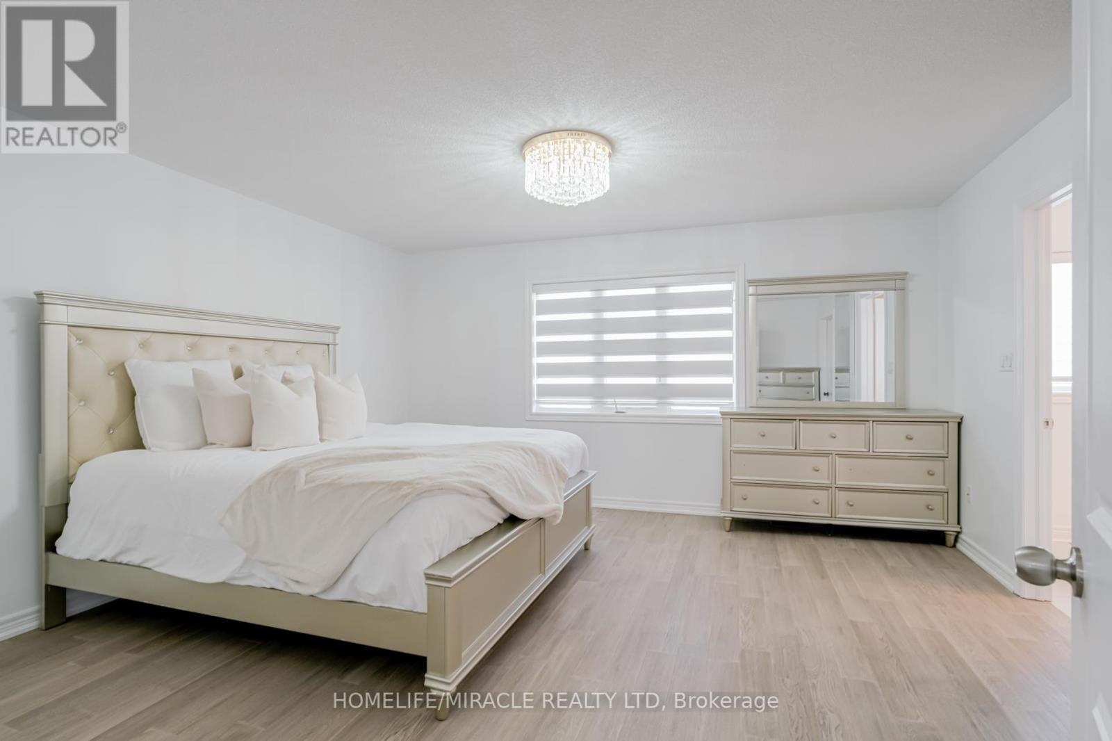 Photo 32 of 69 Sutcliffe Way, New Tecumseth ON