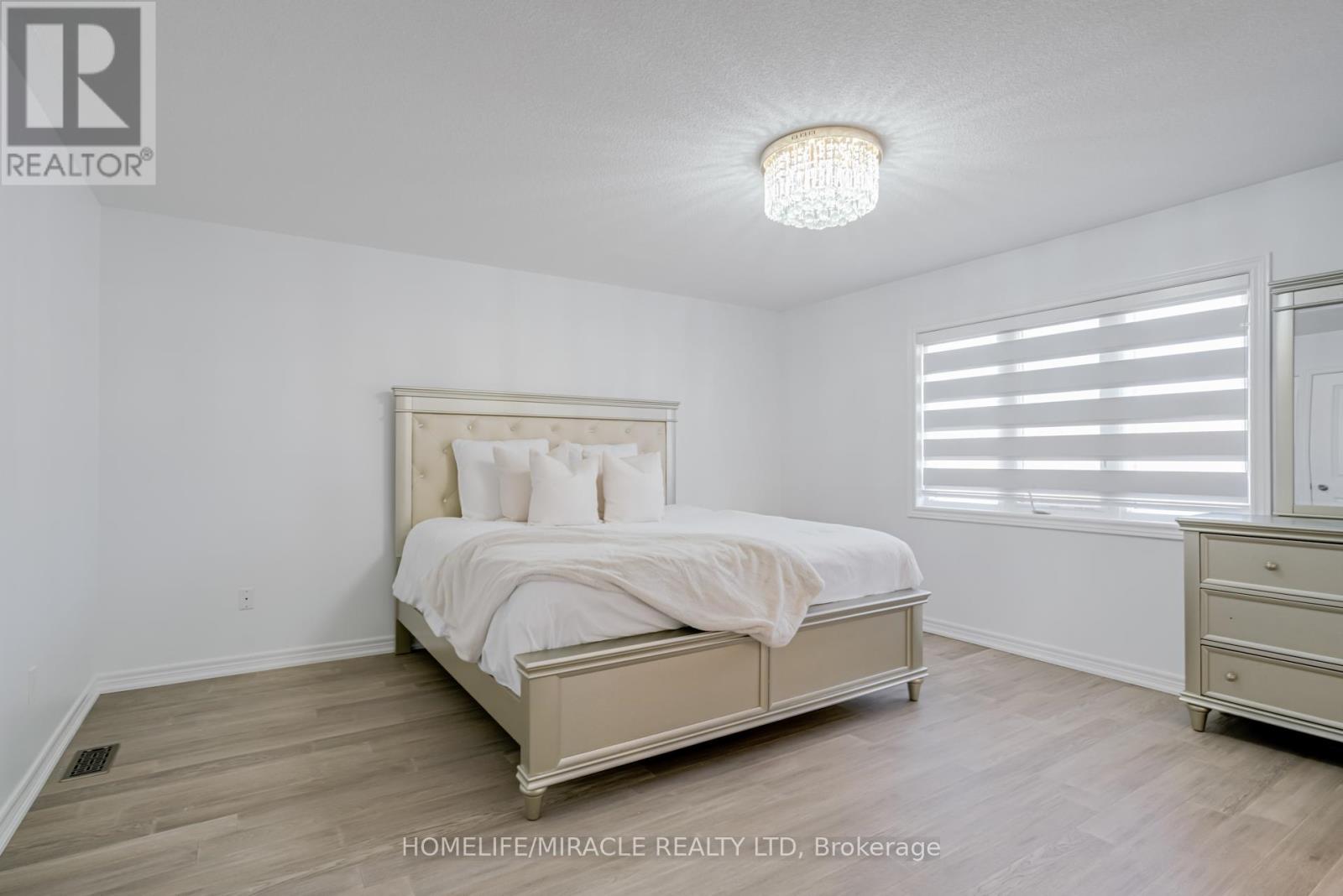 Photo 39 of 69 Sutcliffe Way, New Tecumseth ON