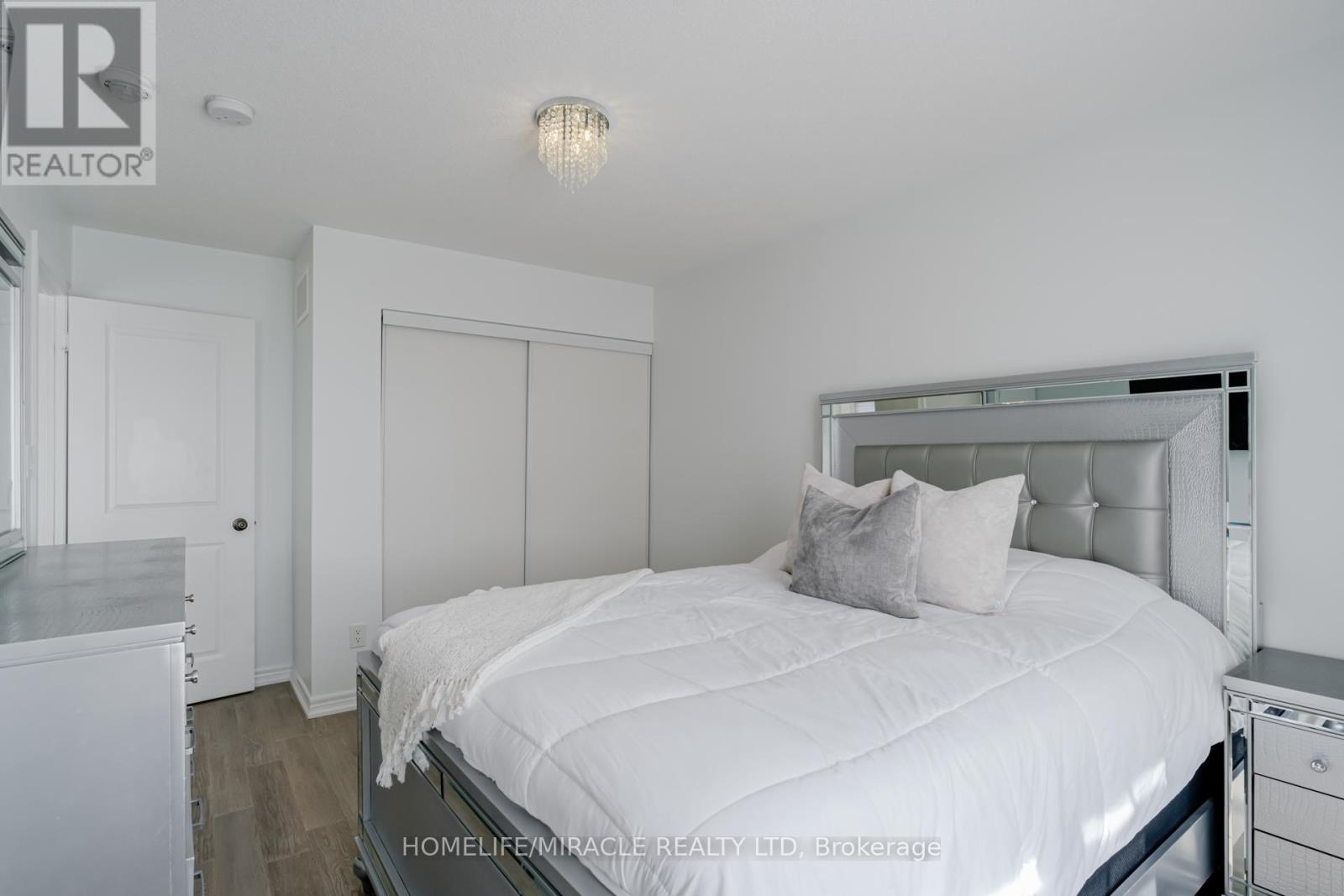 Photo 11 of 69 Sutcliffe Way, New Tecumseth ON