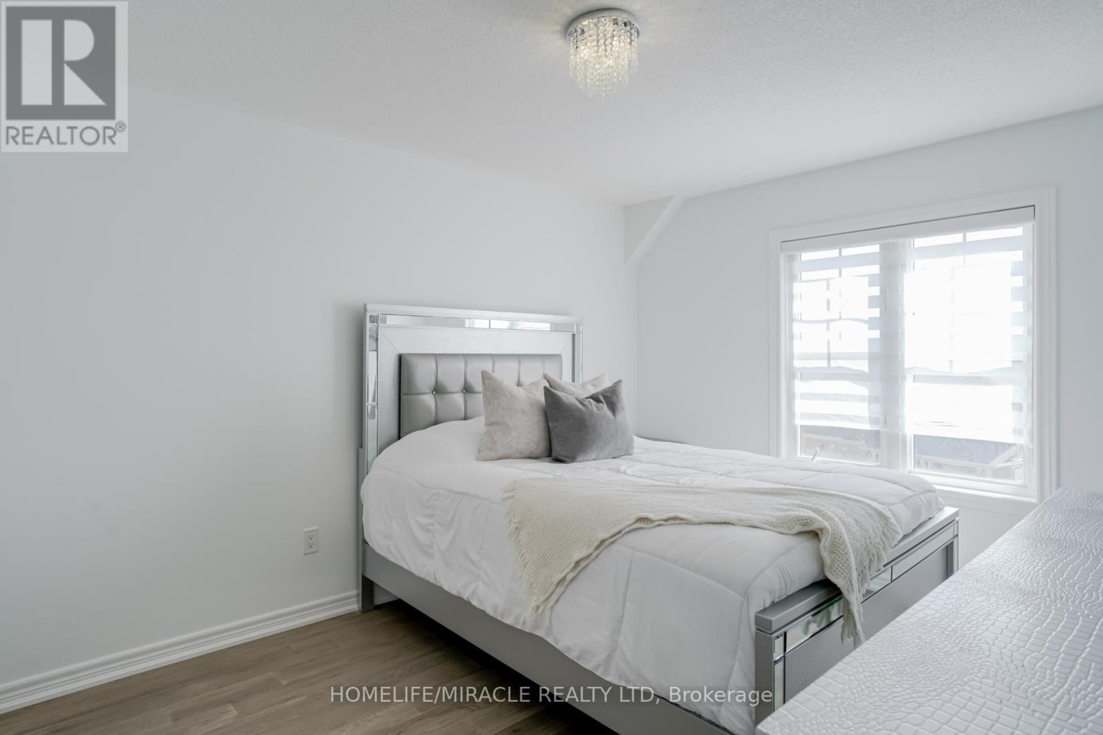 Photo 47 of 69 Sutcliffe Way, New Tecumseth ON