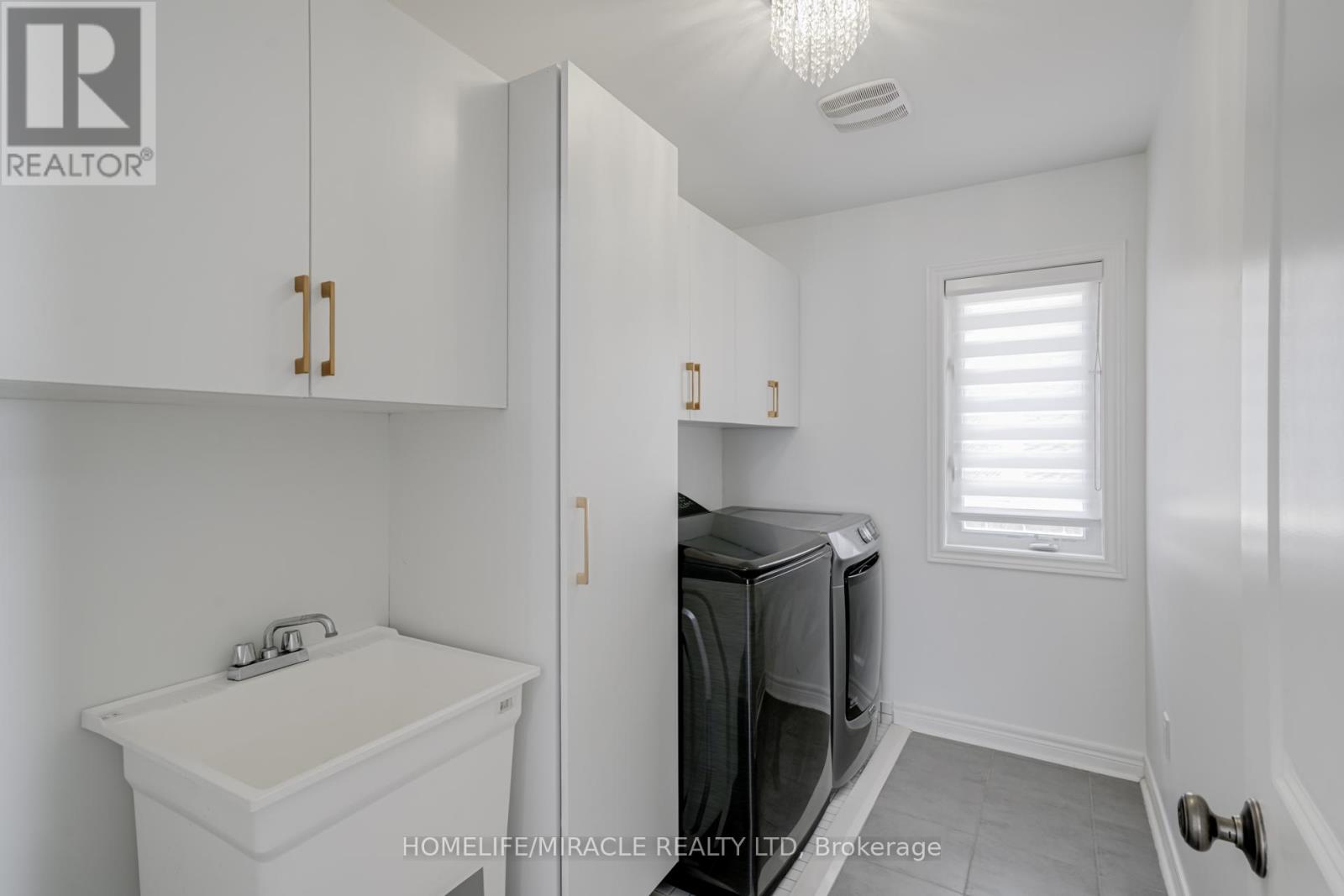 Photo 12 of 69 Sutcliffe Way, New Tecumseth ON