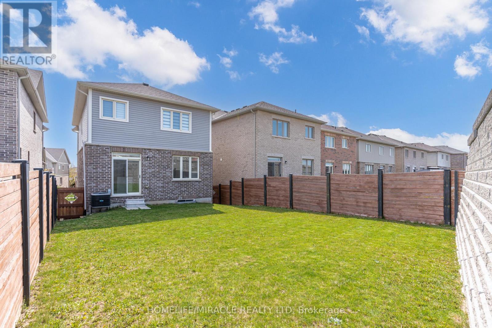 Photo 3 of 69 Sutcliffe Way, New Tecumseth ON