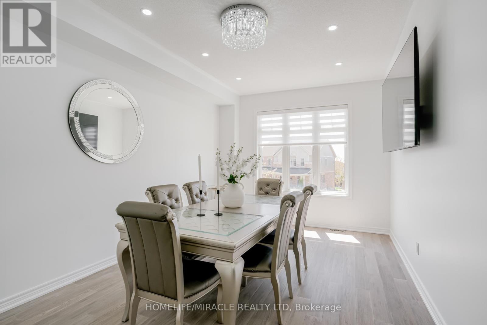 Photo 1 of 69 Sutcliffe Way, New Tecumseth ON