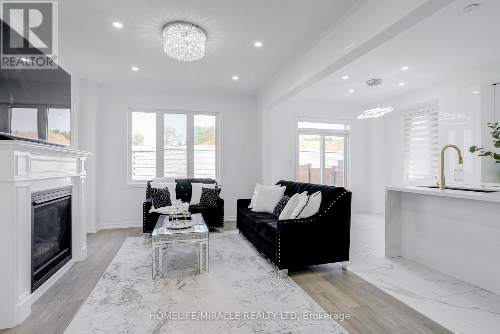 Photo 31 of 69 Sutcliffe Way, New Tecumseth ON