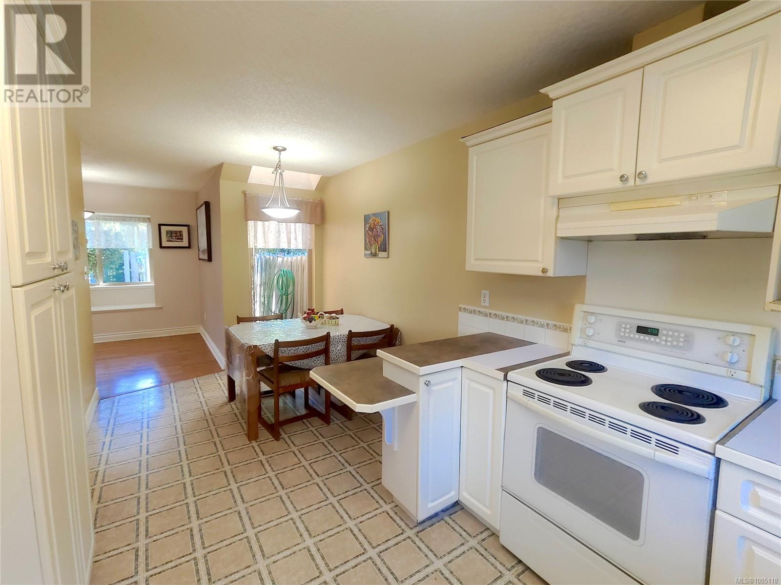 #2 1809 MCKENZIE AVE - Image 10