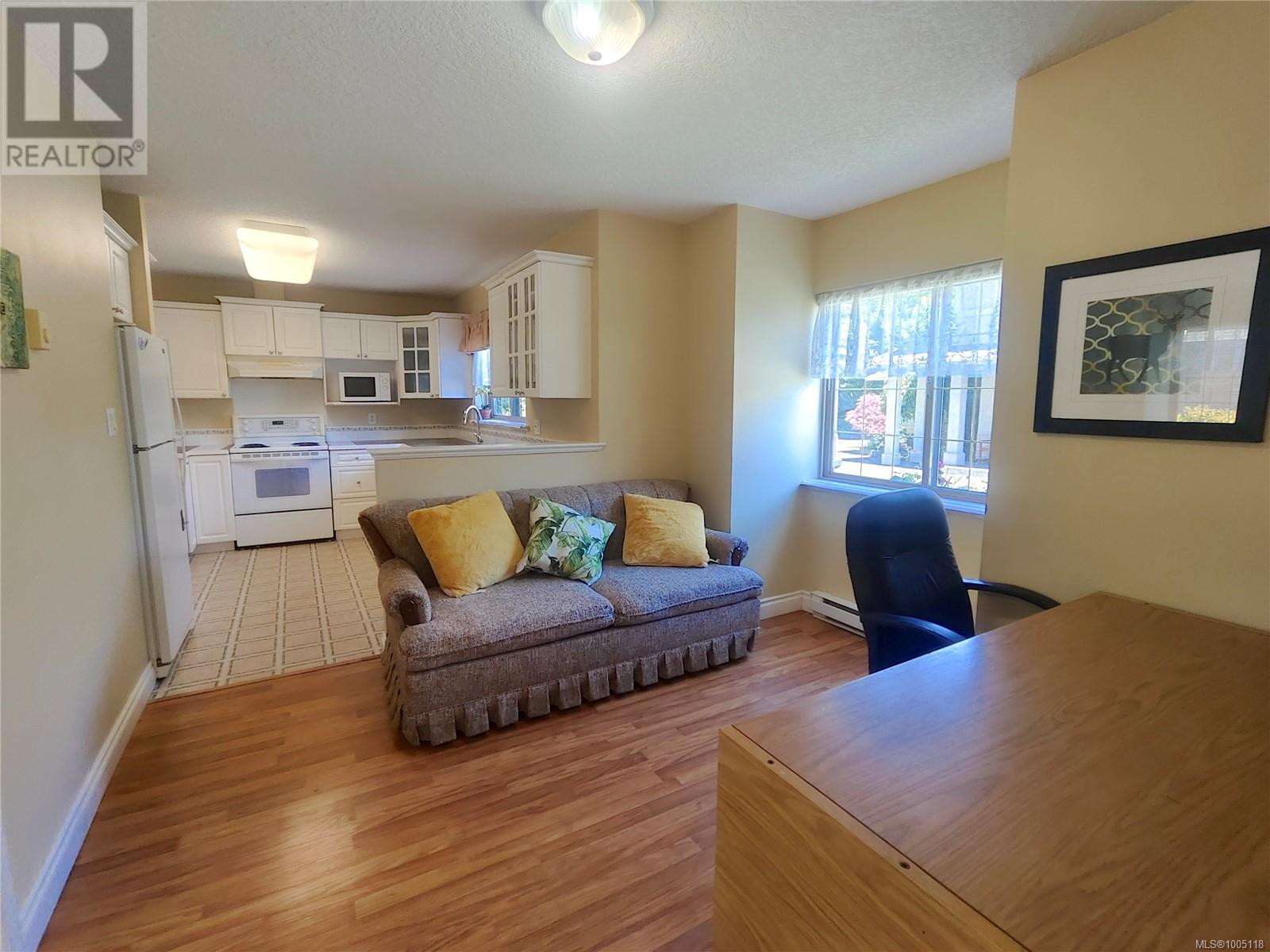 #2 1809 MCKENZIE AVE - Image 12