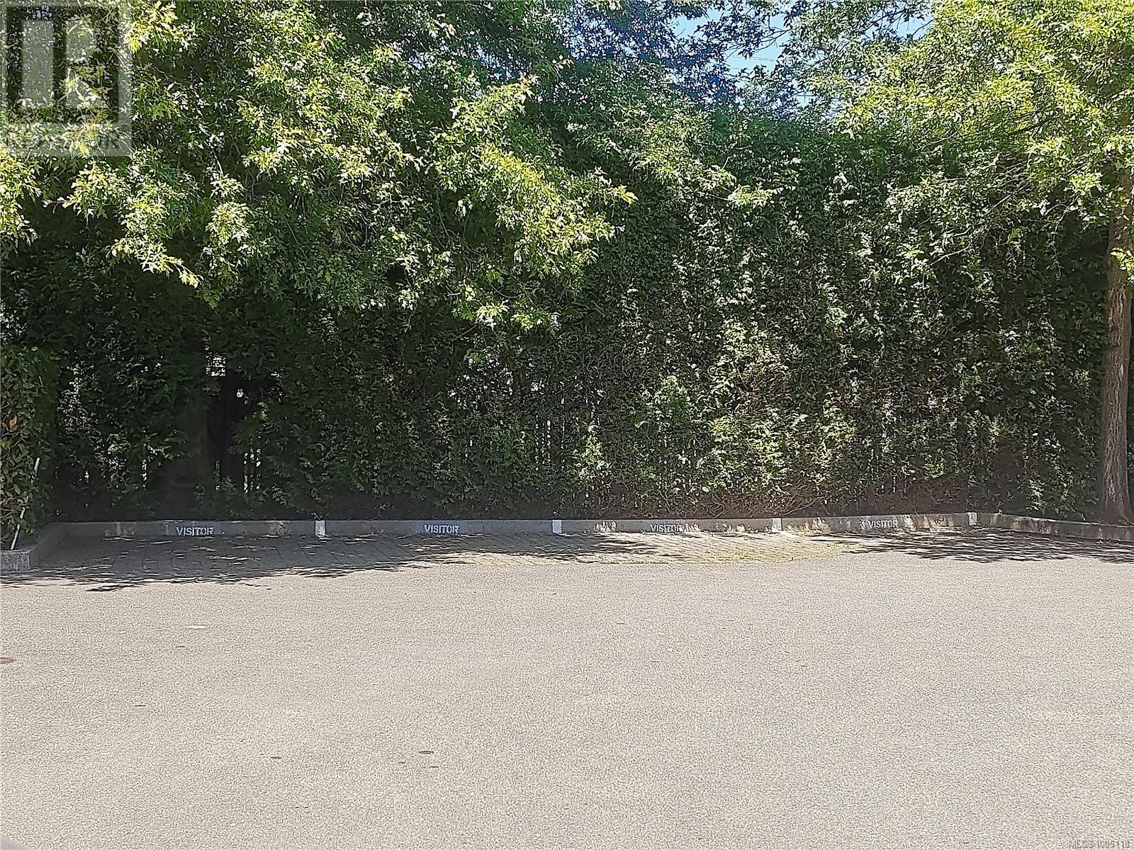 #2 1809 MCKENZIE AVE - Image 26