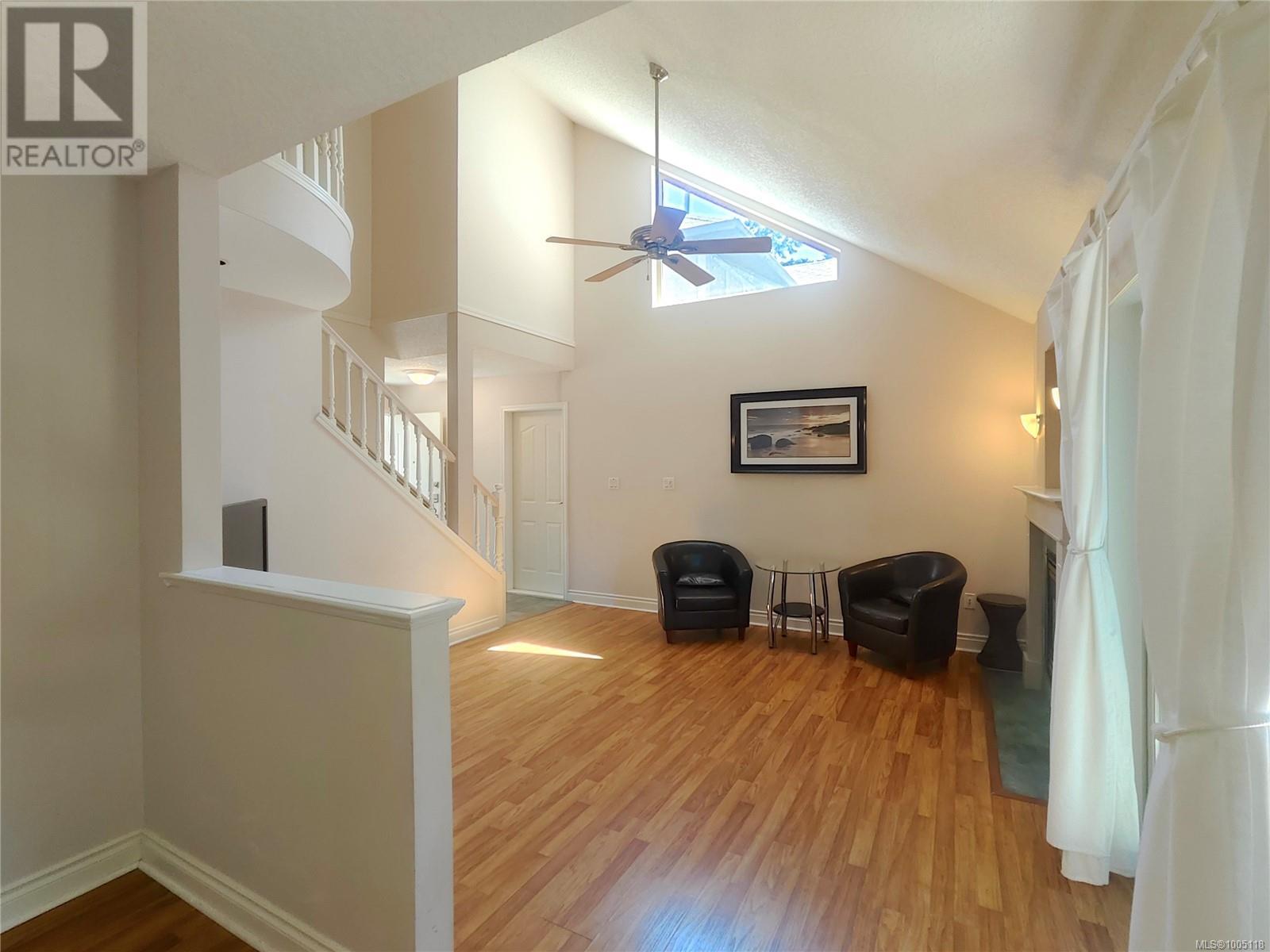 #2 1809 MCKENZIE AVE - Image 4