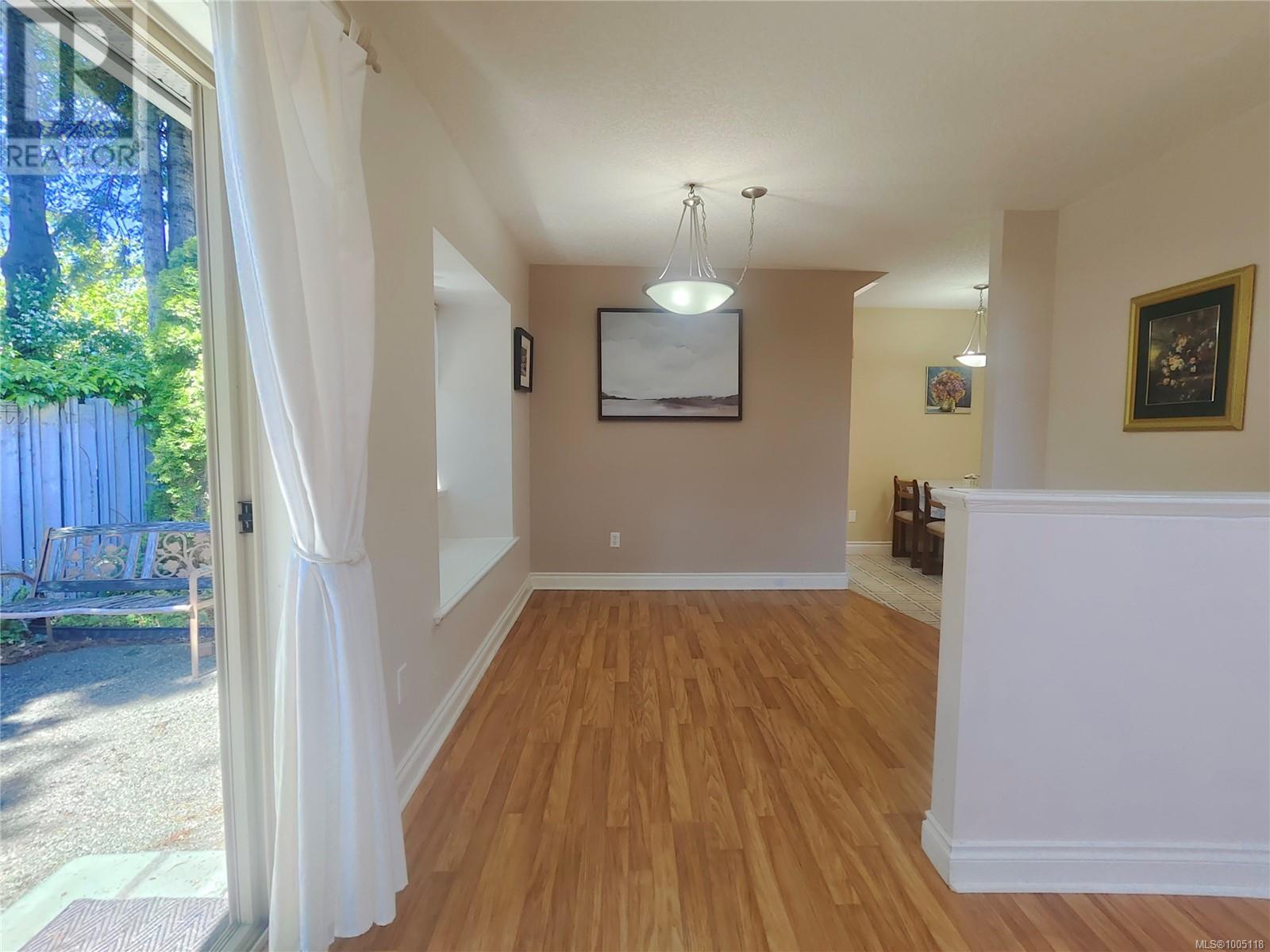 #2 1809 MCKENZIE AVE - Image 5