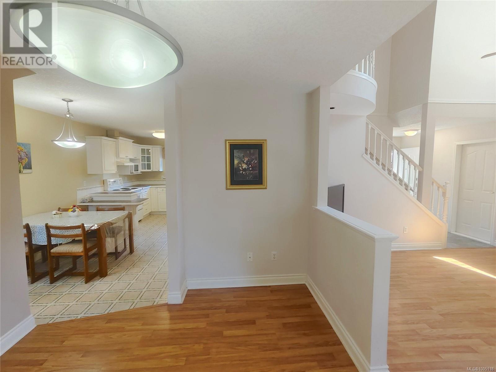#2 1809 MCKENZIE AVE - Image 7