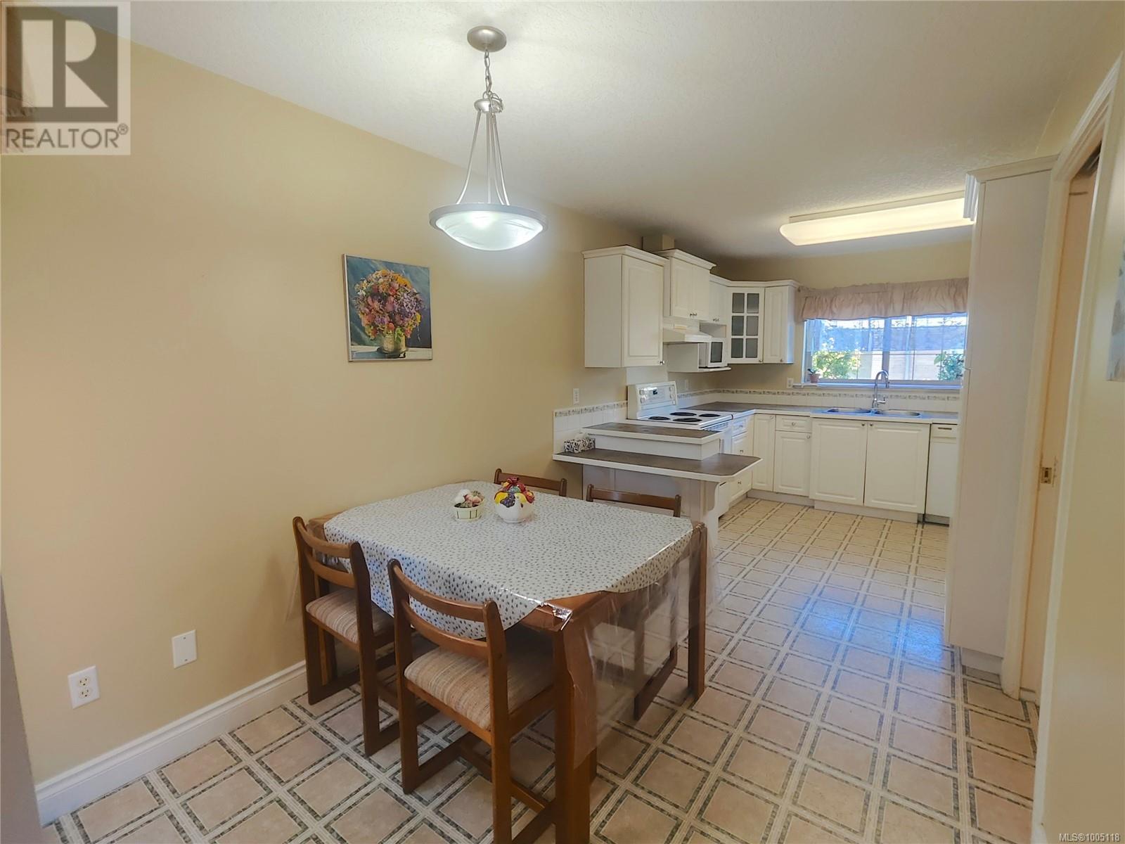 #2 1809 MCKENZIE AVE - Image 8