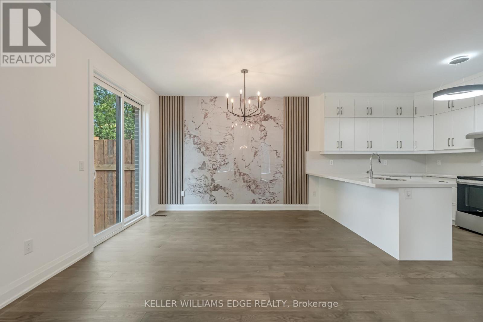 Photo 7 of 6 2154 Walkers Line, Burlington ON