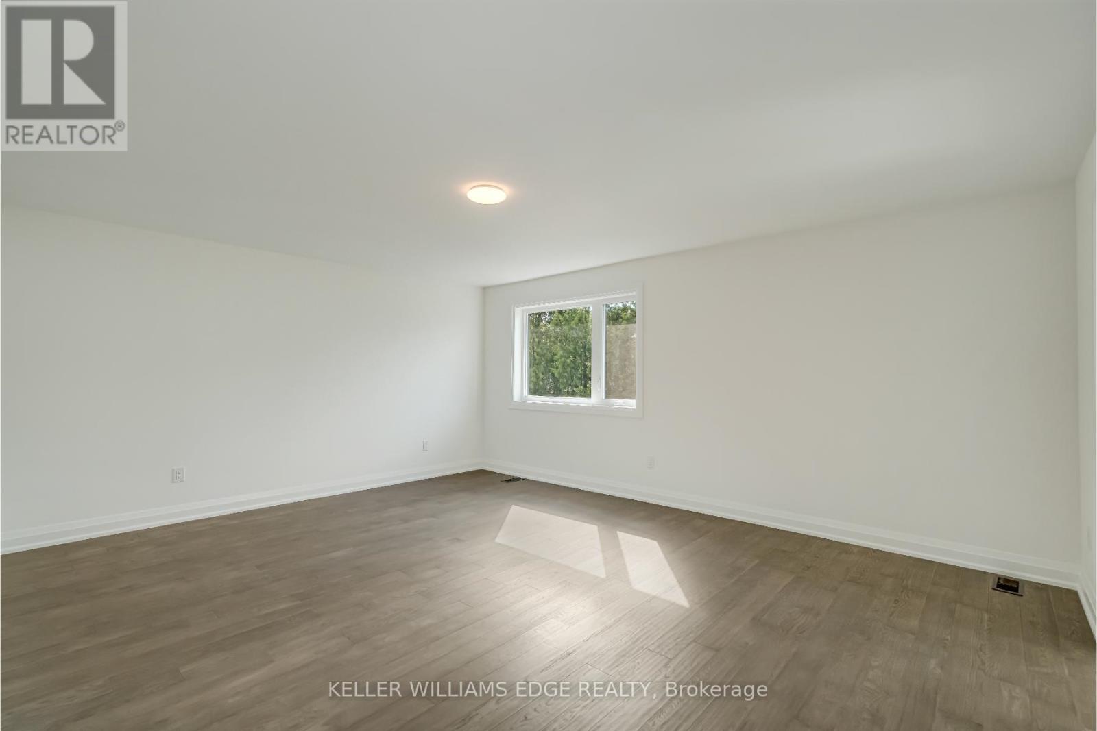 Photo 2 of 1 2154 Walkers Line, Burlington ON